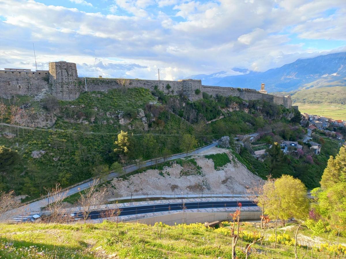 Sokolli Guest House Gjirokastër Exteriér fotografie