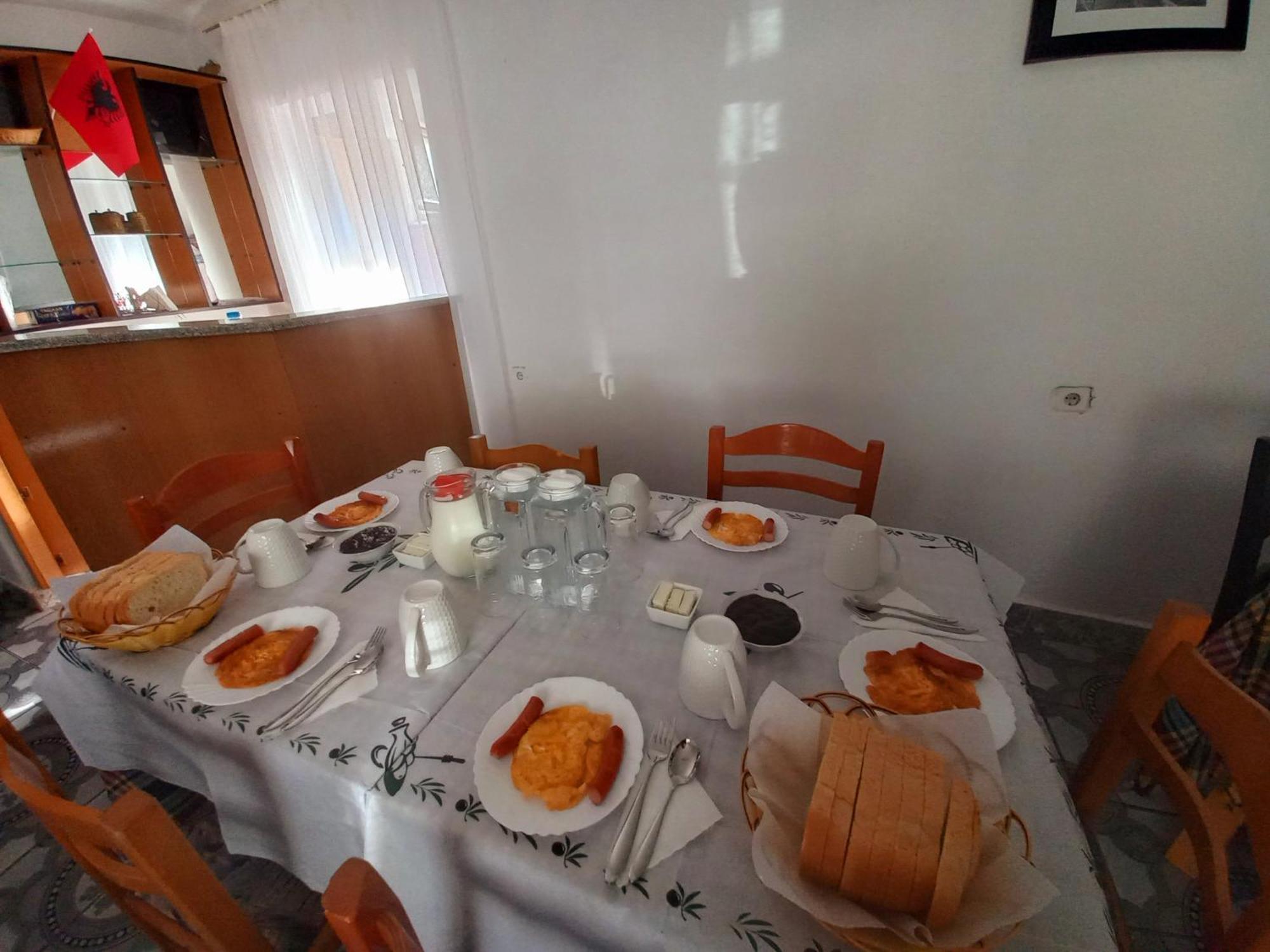 Sokolli Guest House Gjirokastër Exteriér fotografie